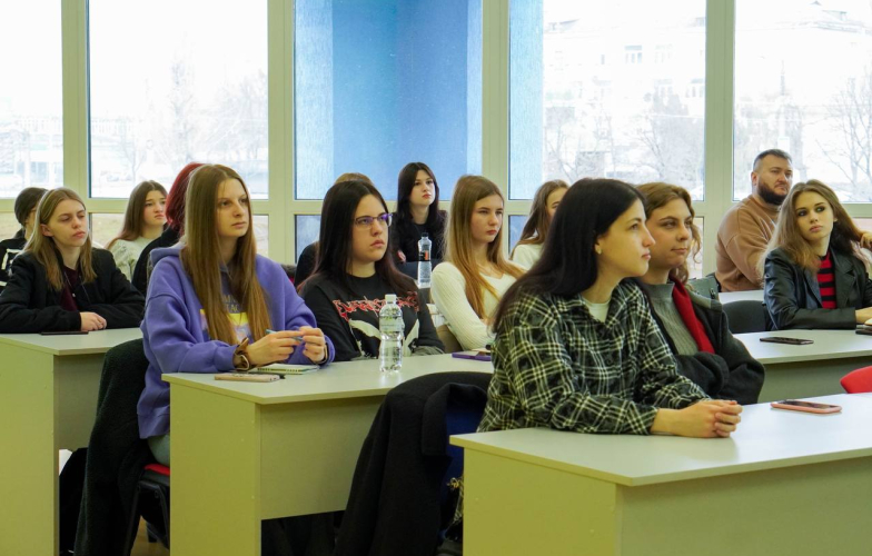 Як розпізнати та запобігти сексуальній експлуатації дітей: тренінг для студентів-психологів