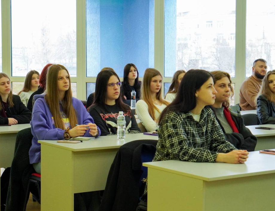 Як розпізнати та запобігти сексуальній експлуатації дітей: тренінг для студентів-психологів